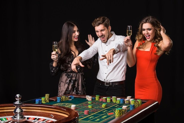 Kontrol permainan Ikan Jackpot dengan pilihan taruhan dan tombol spin